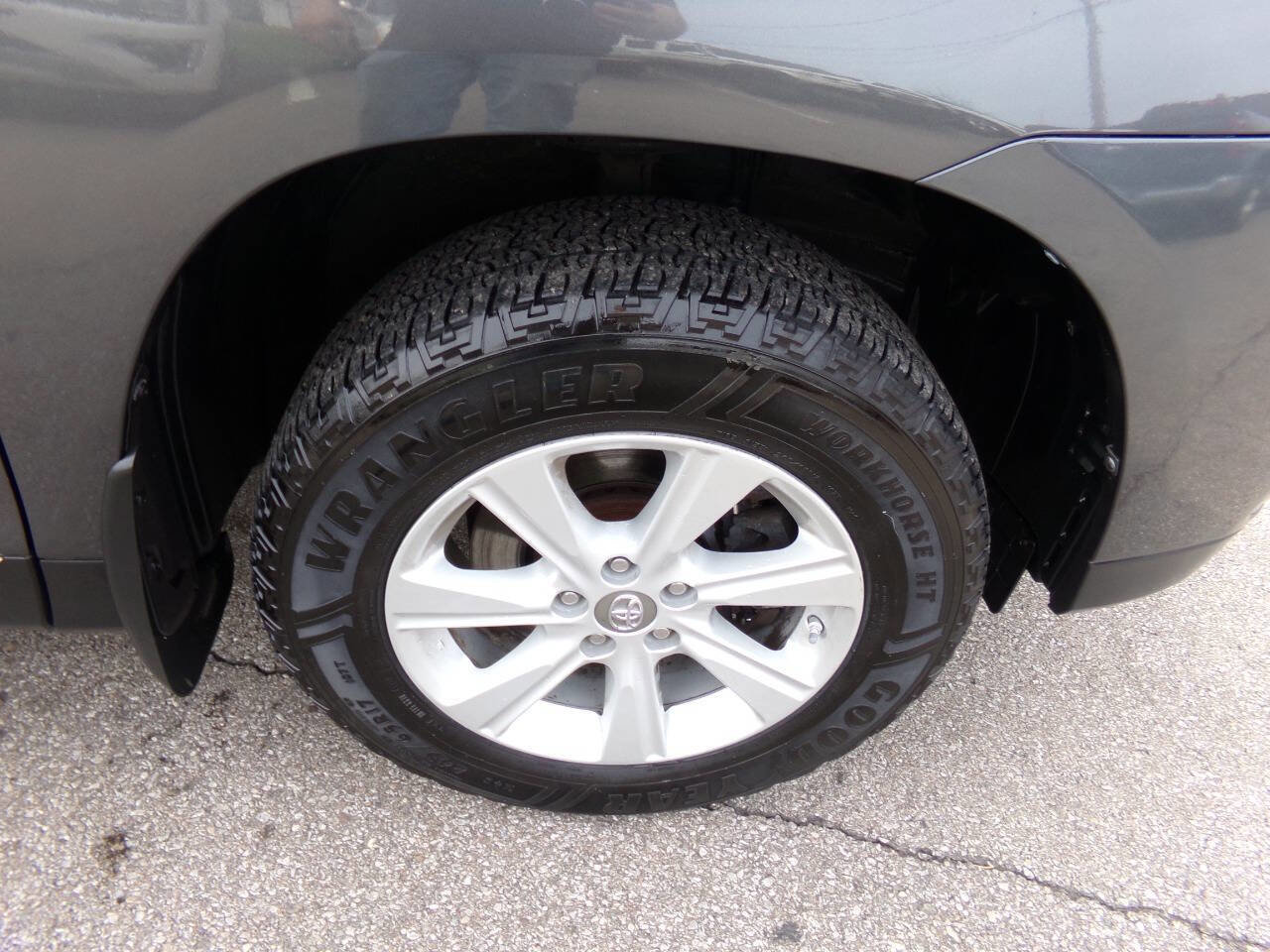Used 2012 Toyota Highlander SE w/ Tow Pkg image 40