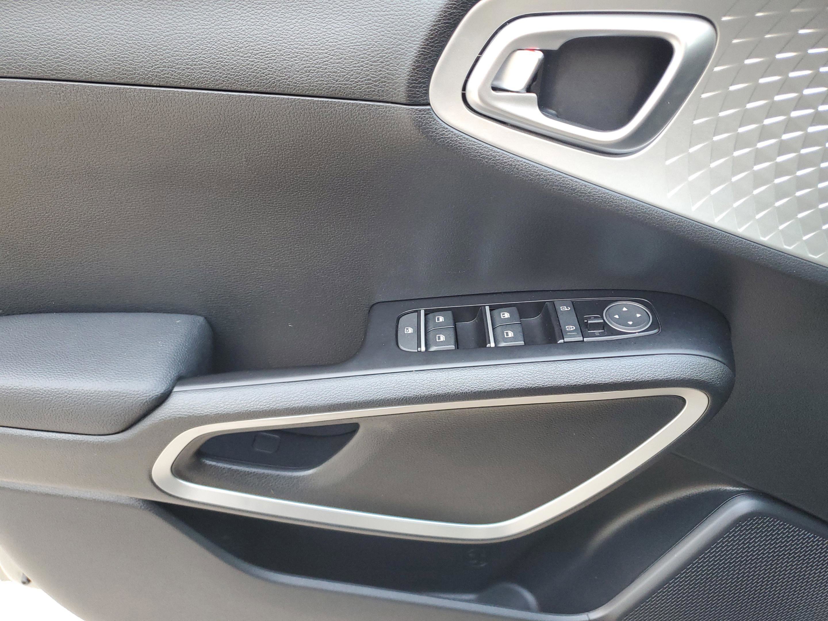 Certified 2024 Kia Soul LX w/ Option Group 015 FWD image 15