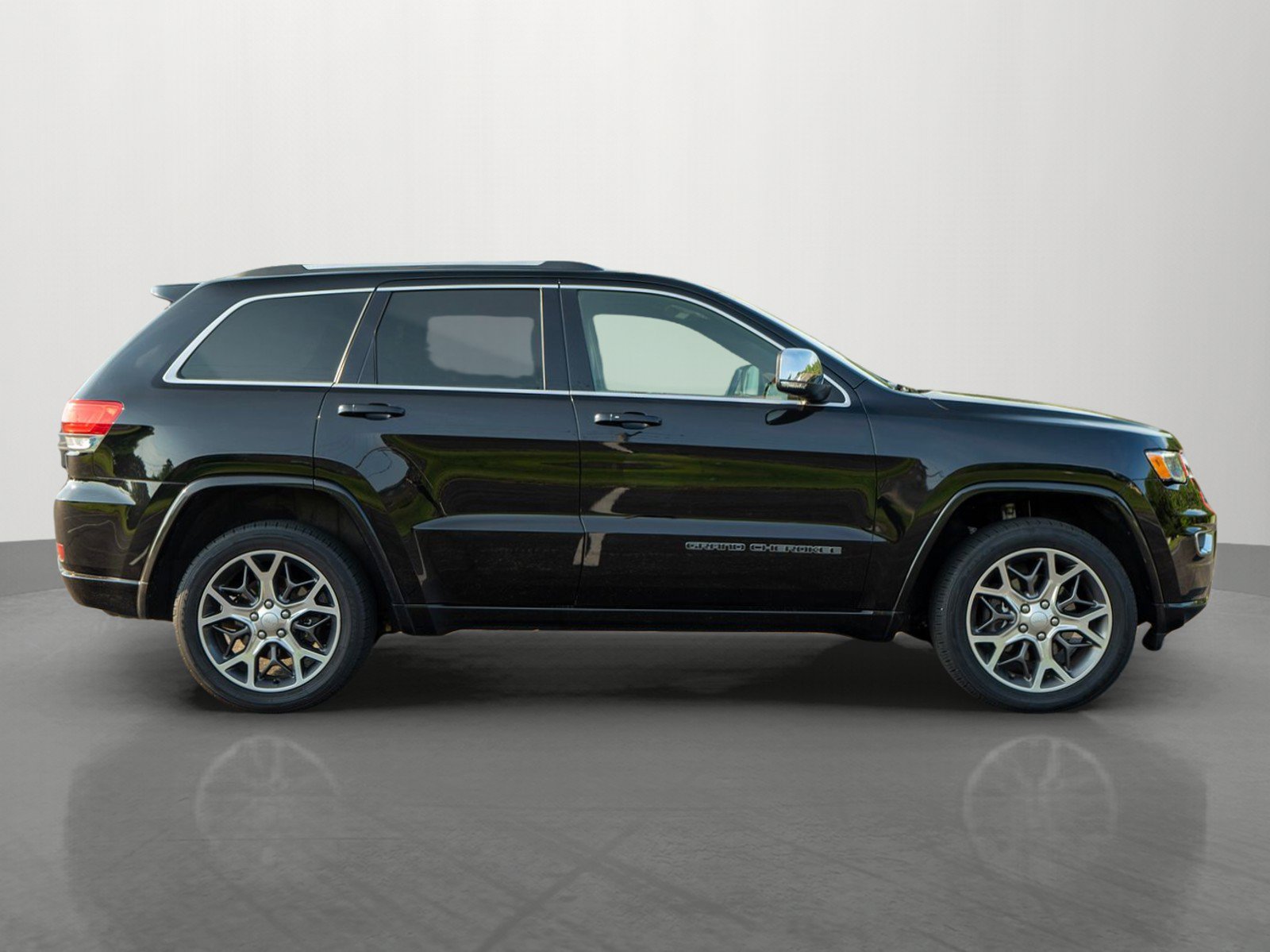 Used 2020 Jeep Grand Cherokee Overland AWD/4WD image 8