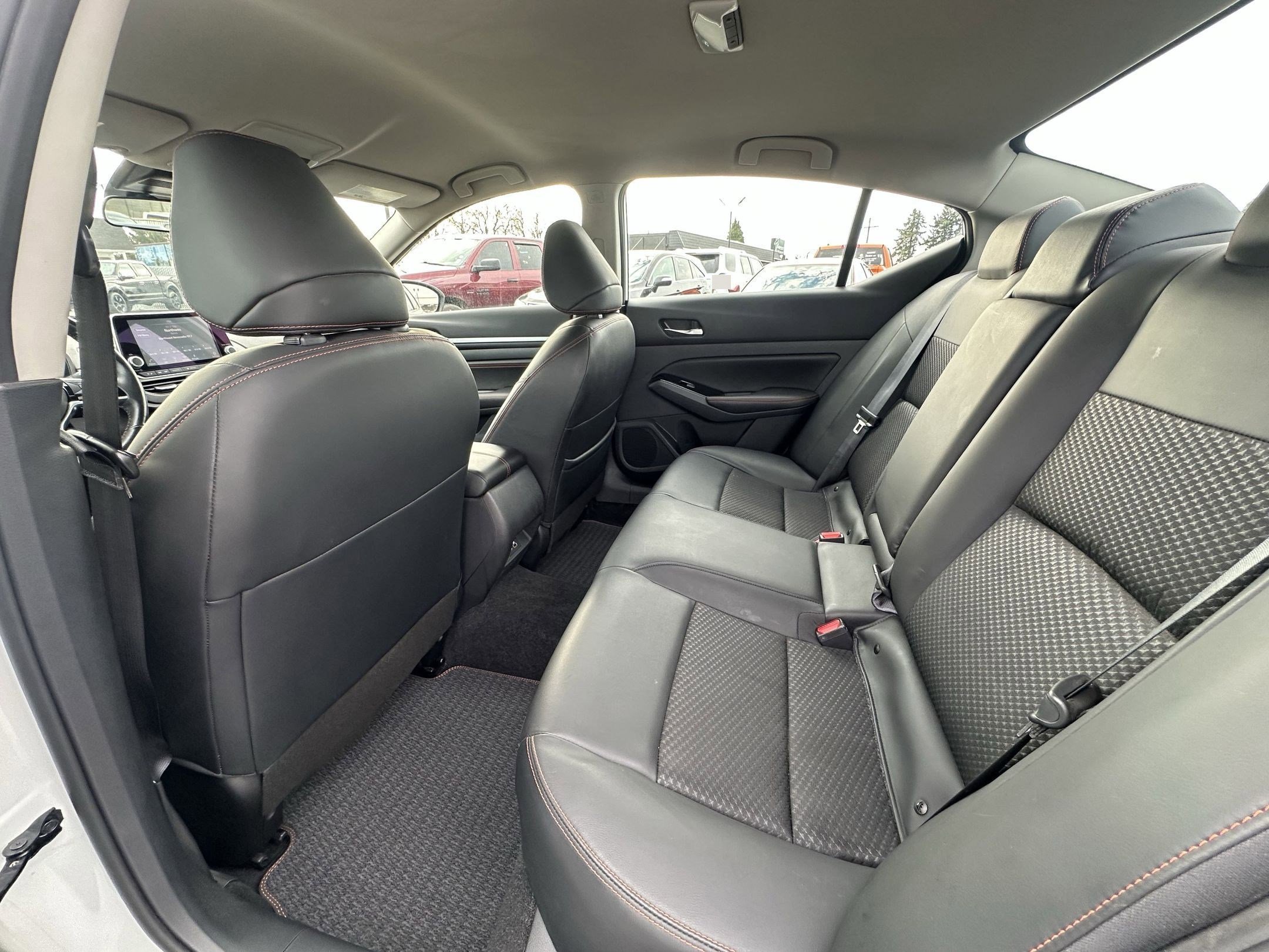 Used 2023 Nissan Altima 2.5 SR image 14