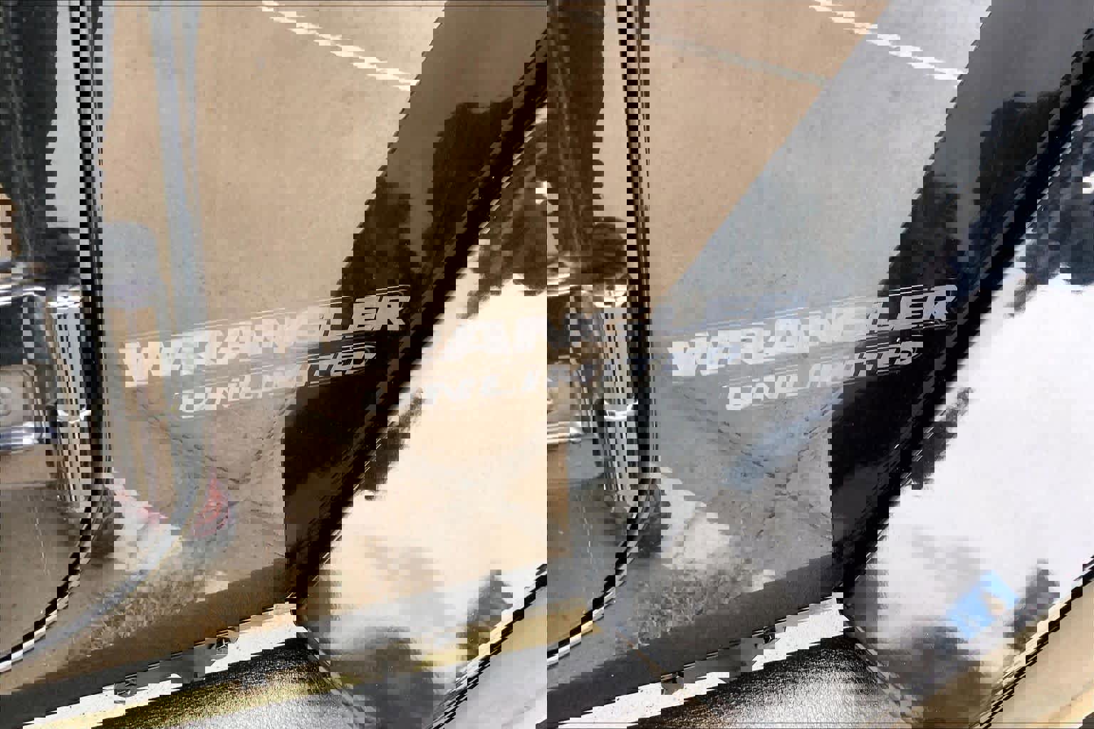 Used 2017 Jeep Wrangler 75th Anniversary image 28