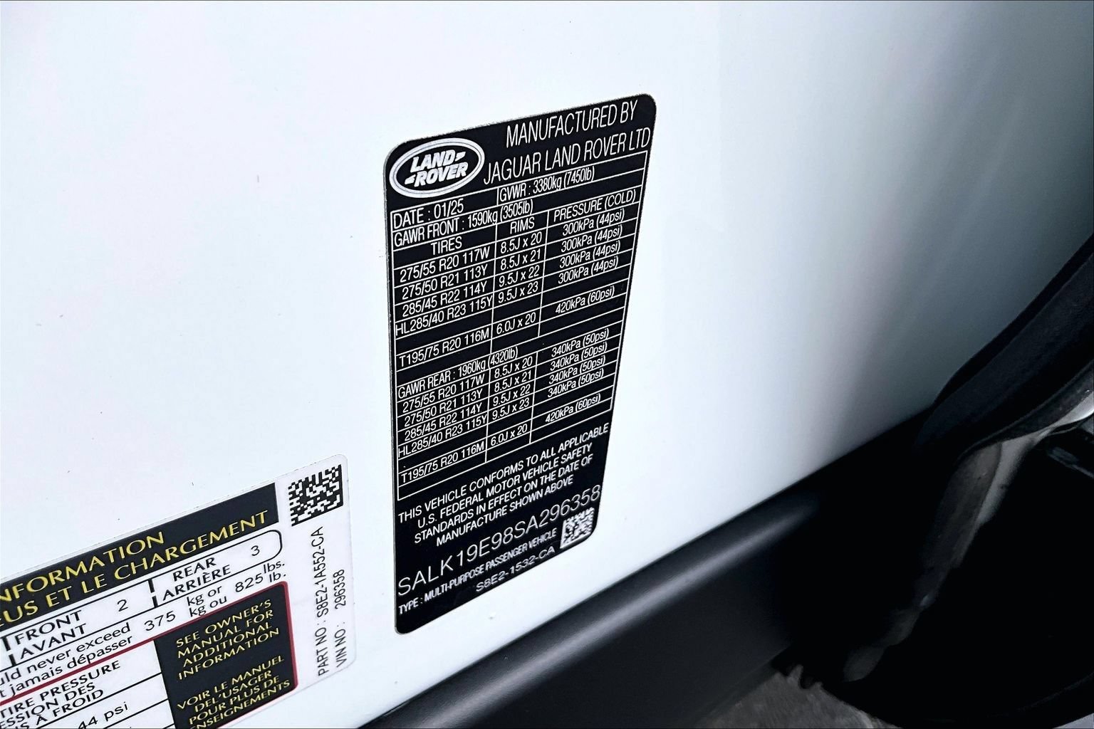 Certified 2025 Land Rover Range Rover Autobiography AWD/4WD image 34