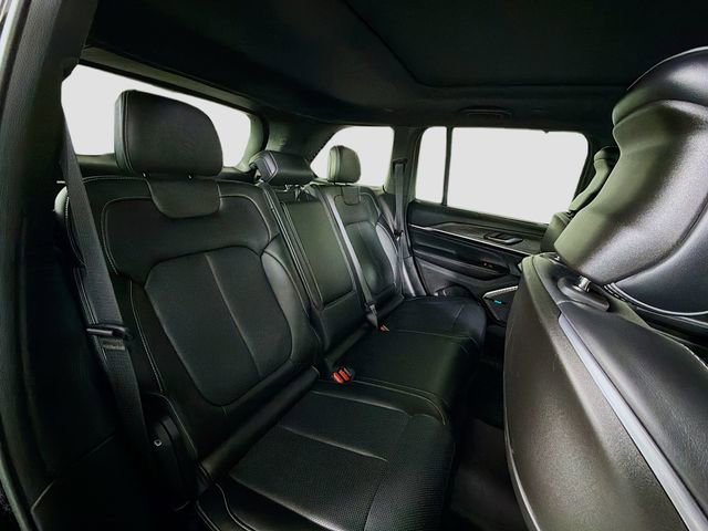 Used 2023 Jeep Grand Cherokee Overland w/ Advanced Protech Group III image 30