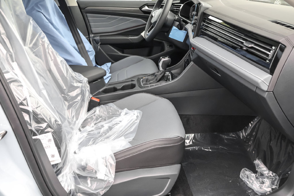 New 2027 Volkswagen Jetta SEL FWD image 44