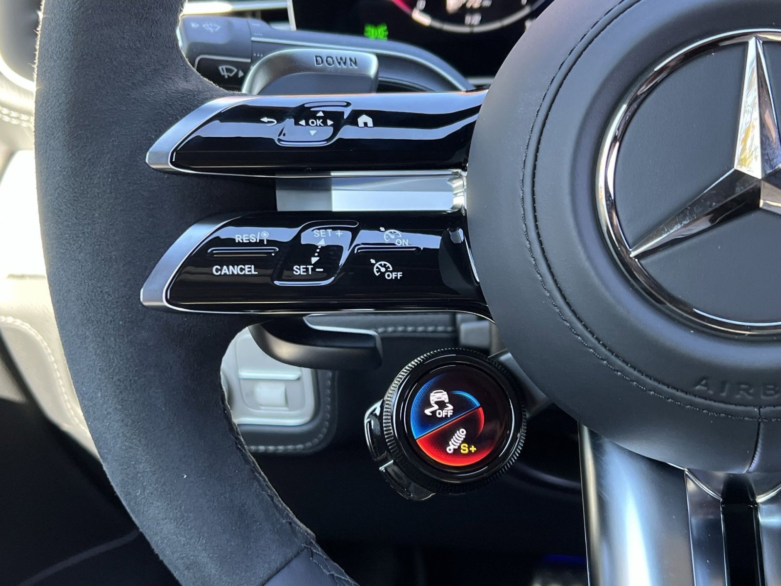 New 2026 Mercedes-Benz GLE 53 AMG 4MATIC Coupe image 32