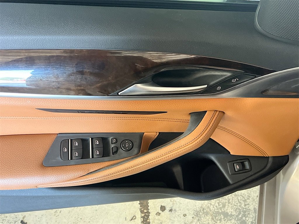Used 2019 BMW 540i w/ Convenience Package image 18