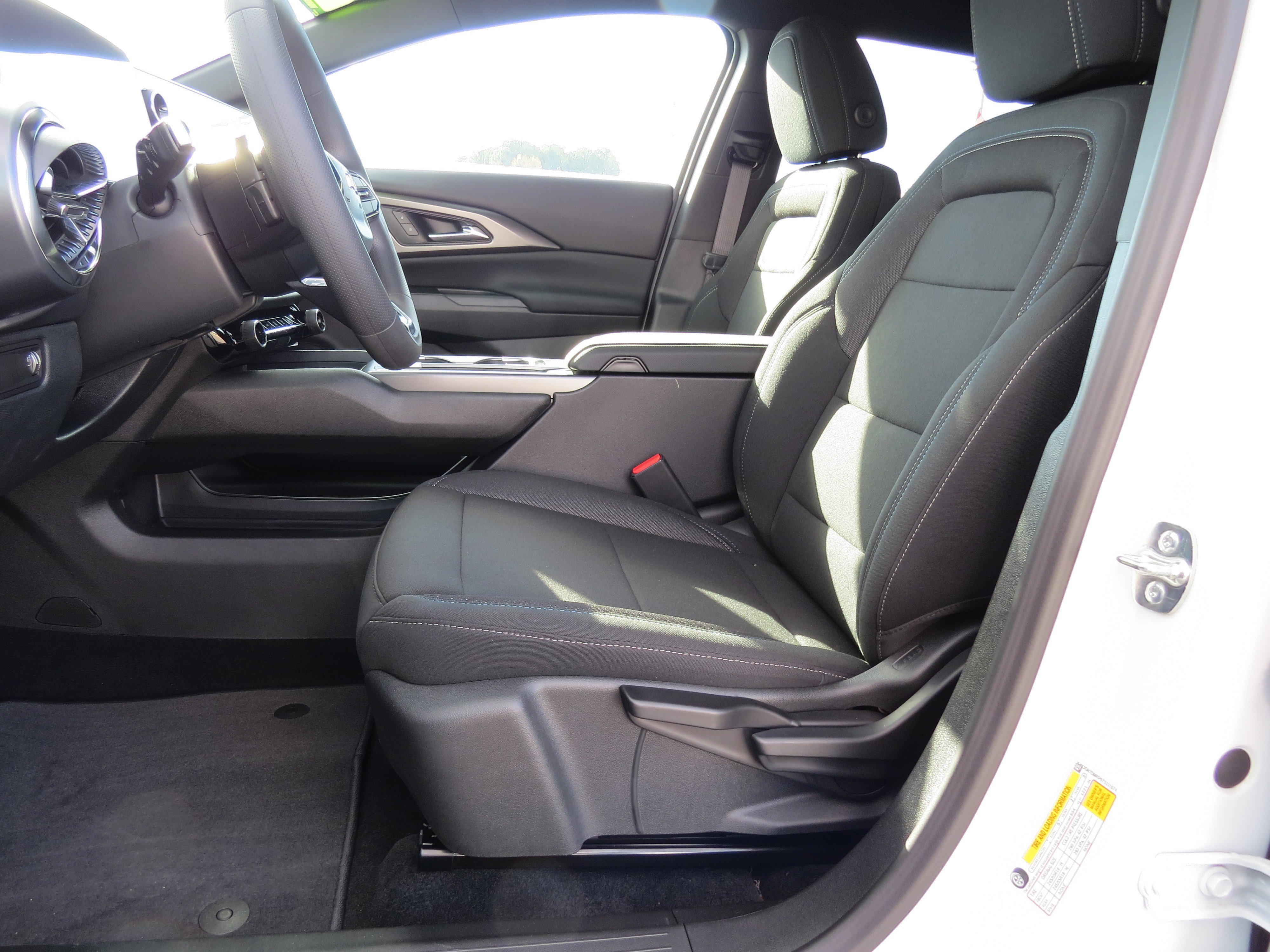 New 2026 Chevrolet Equinox EV LT image 13