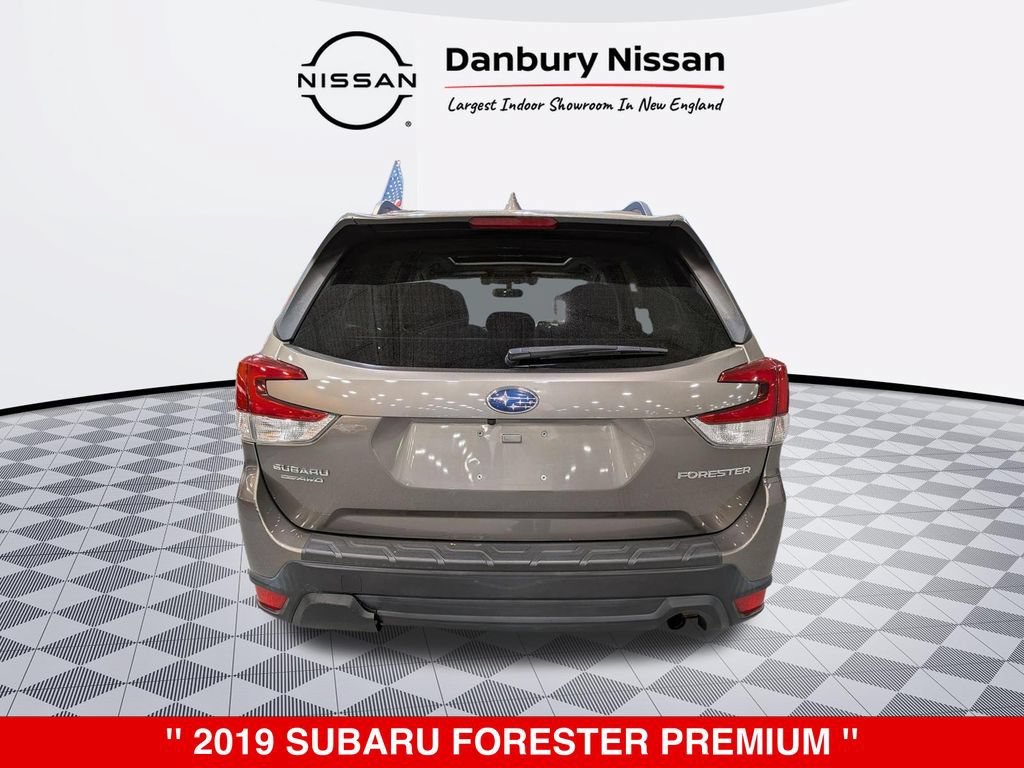 Used 2019 Subaru Forester Premium w/ All-Weather Package AWD/4WD image 4