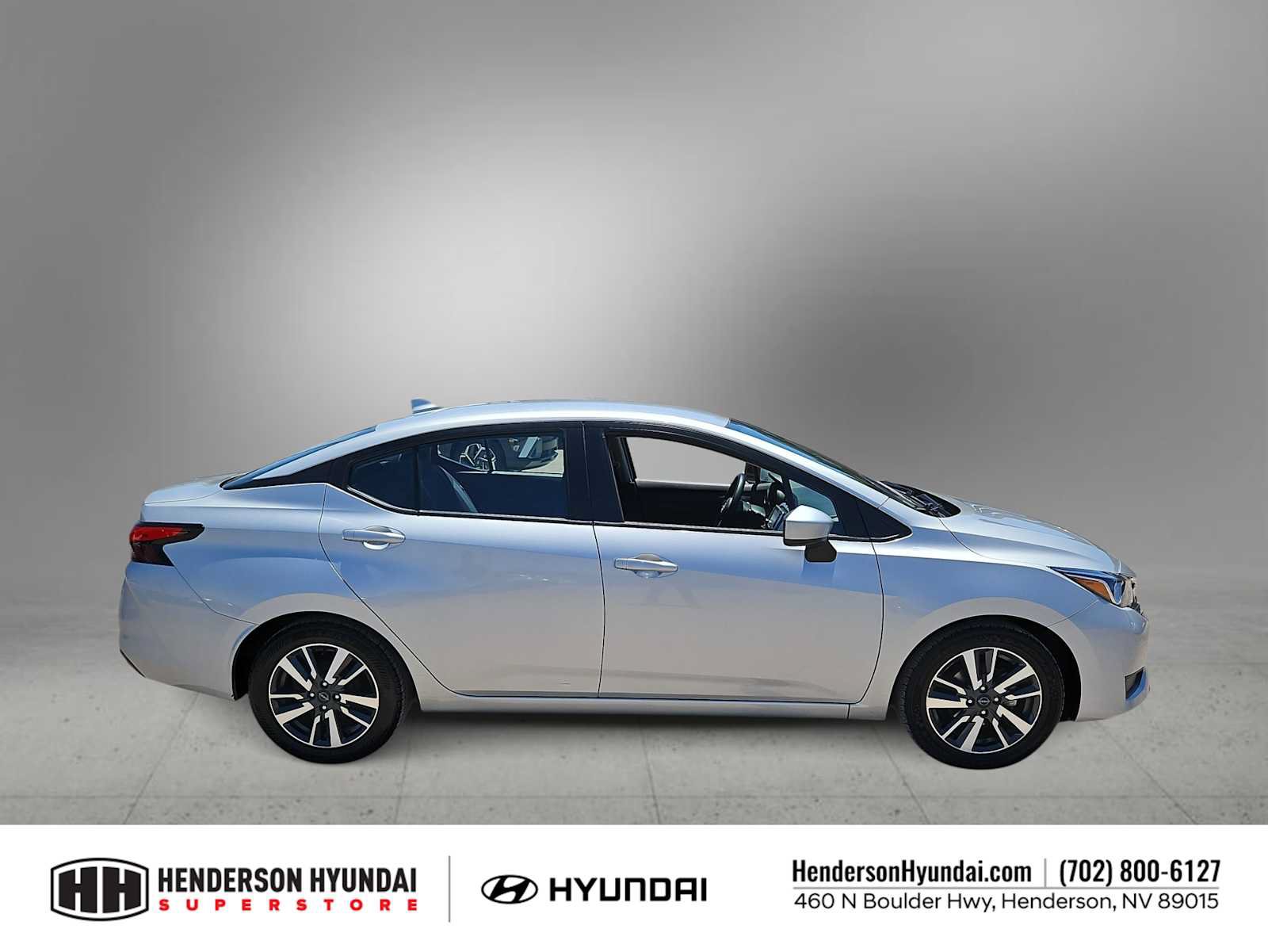 Used 2023 Nissan Versa SV FWD image 9