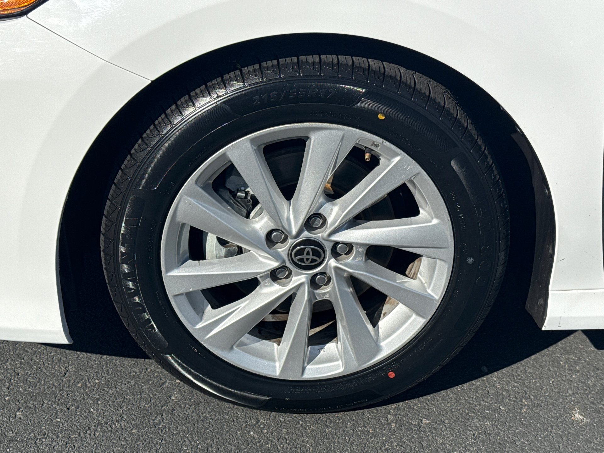 Used 2023 Toyota Camry LE FWD image 4