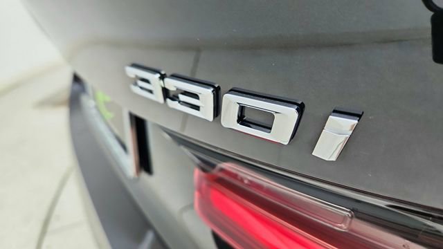 Used 2025 BMW 330i Sedan RWD image 17
