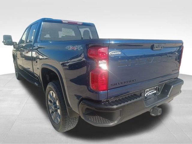 Used 2023 Chevrolet Silverado 2500 Custom w/ Custom Value Package AWD/4WD image 5