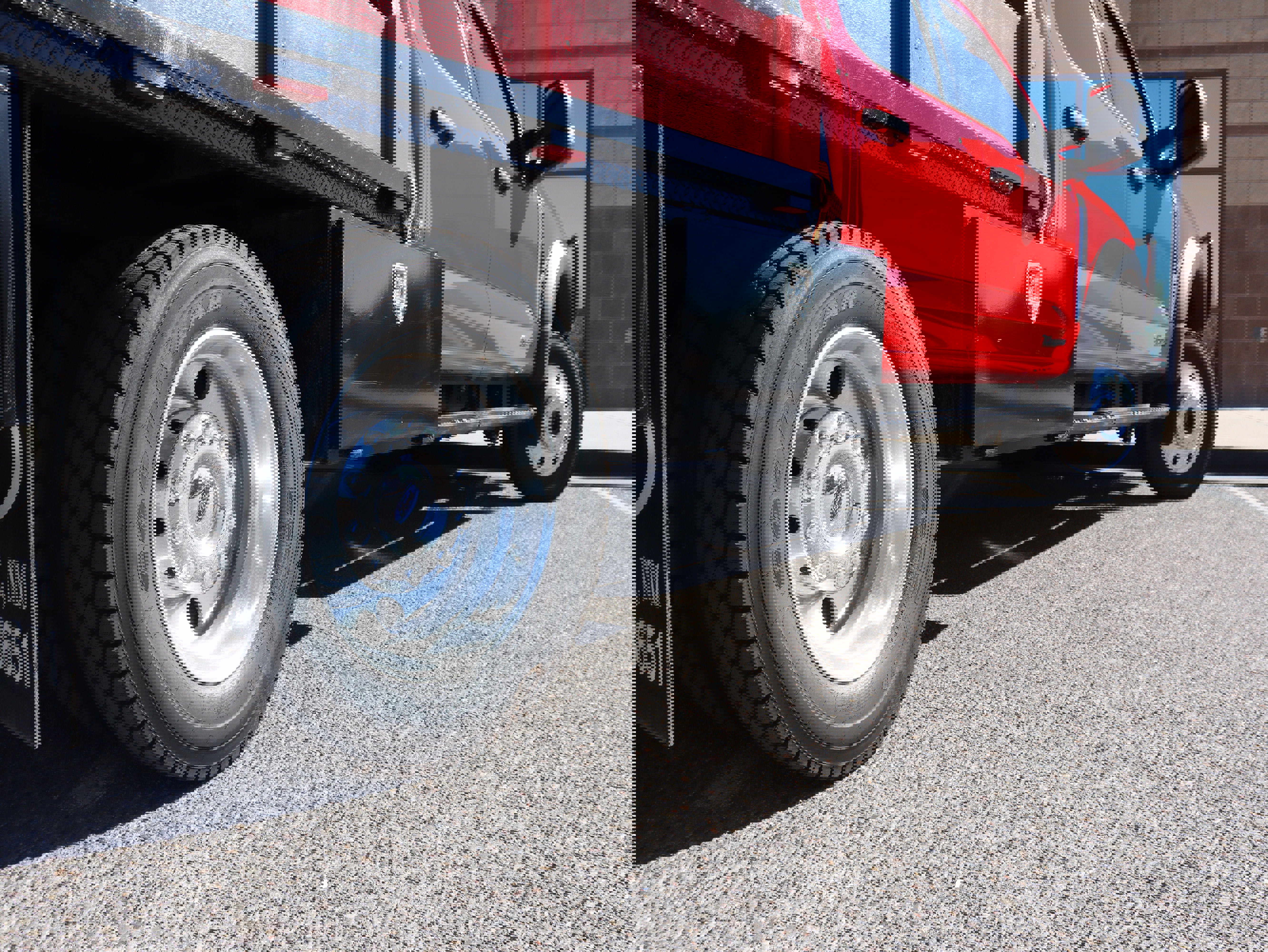 Used 2023 Ford F550 4x4 Crew Cab Super Duty image 11