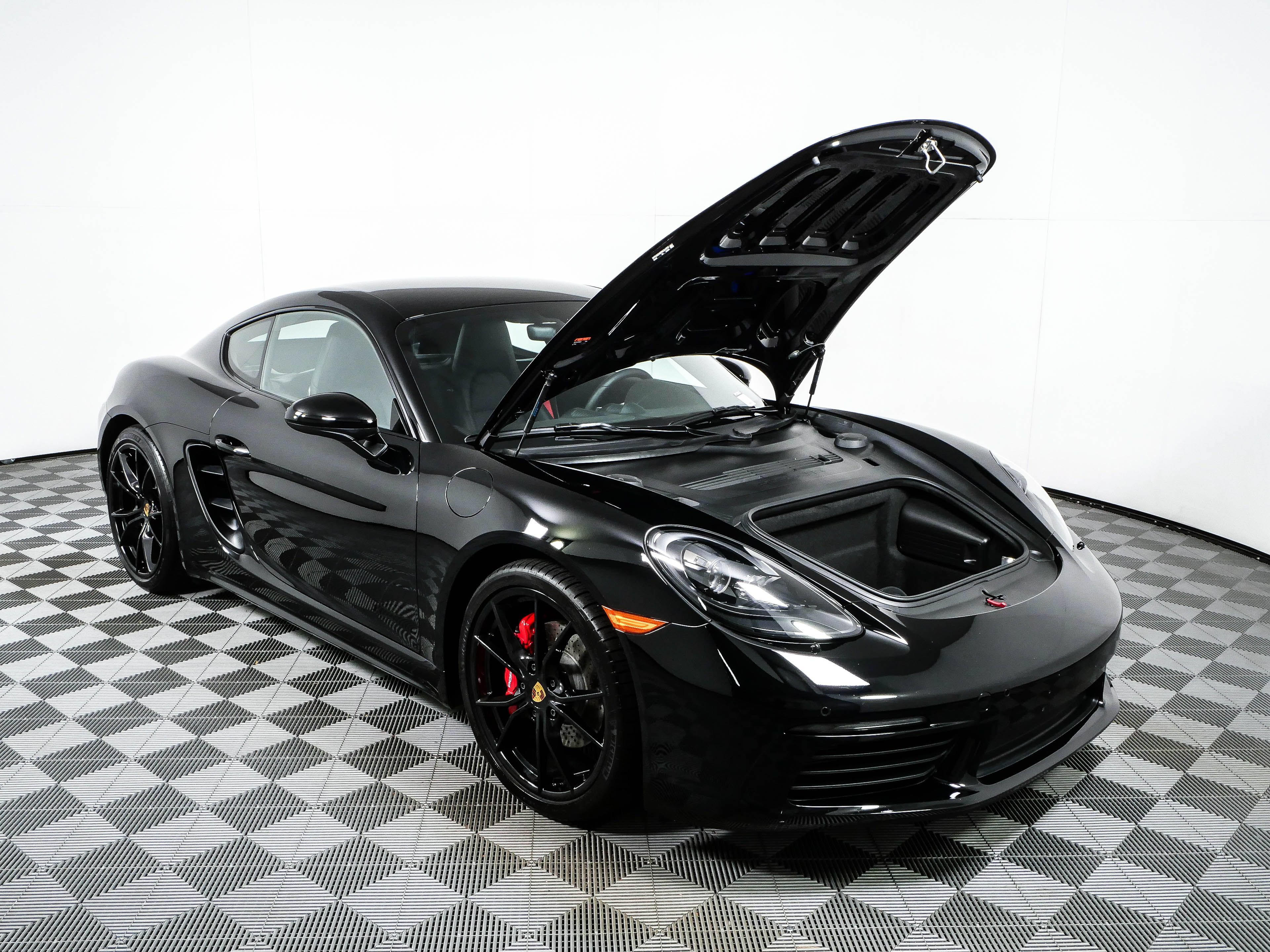 Certified 2024 Porsche 718 Cayman S RWD image 31