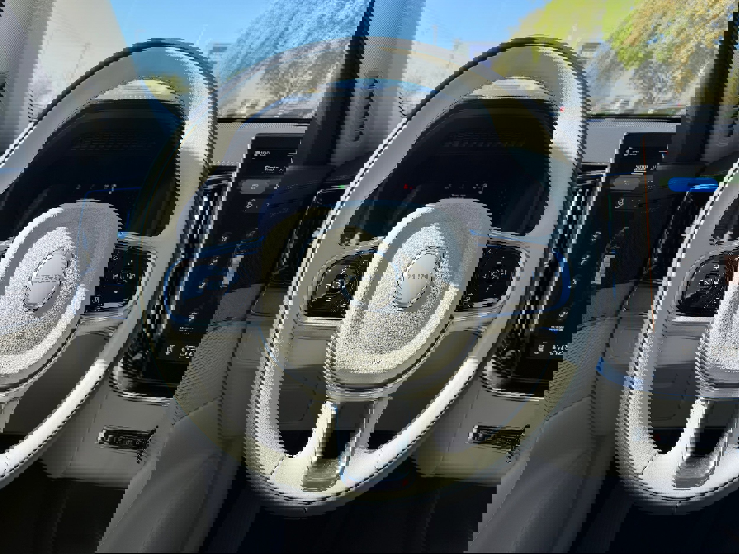 New 2026 Volvo XC90 B6 Ultra w/ Protection Package image 15