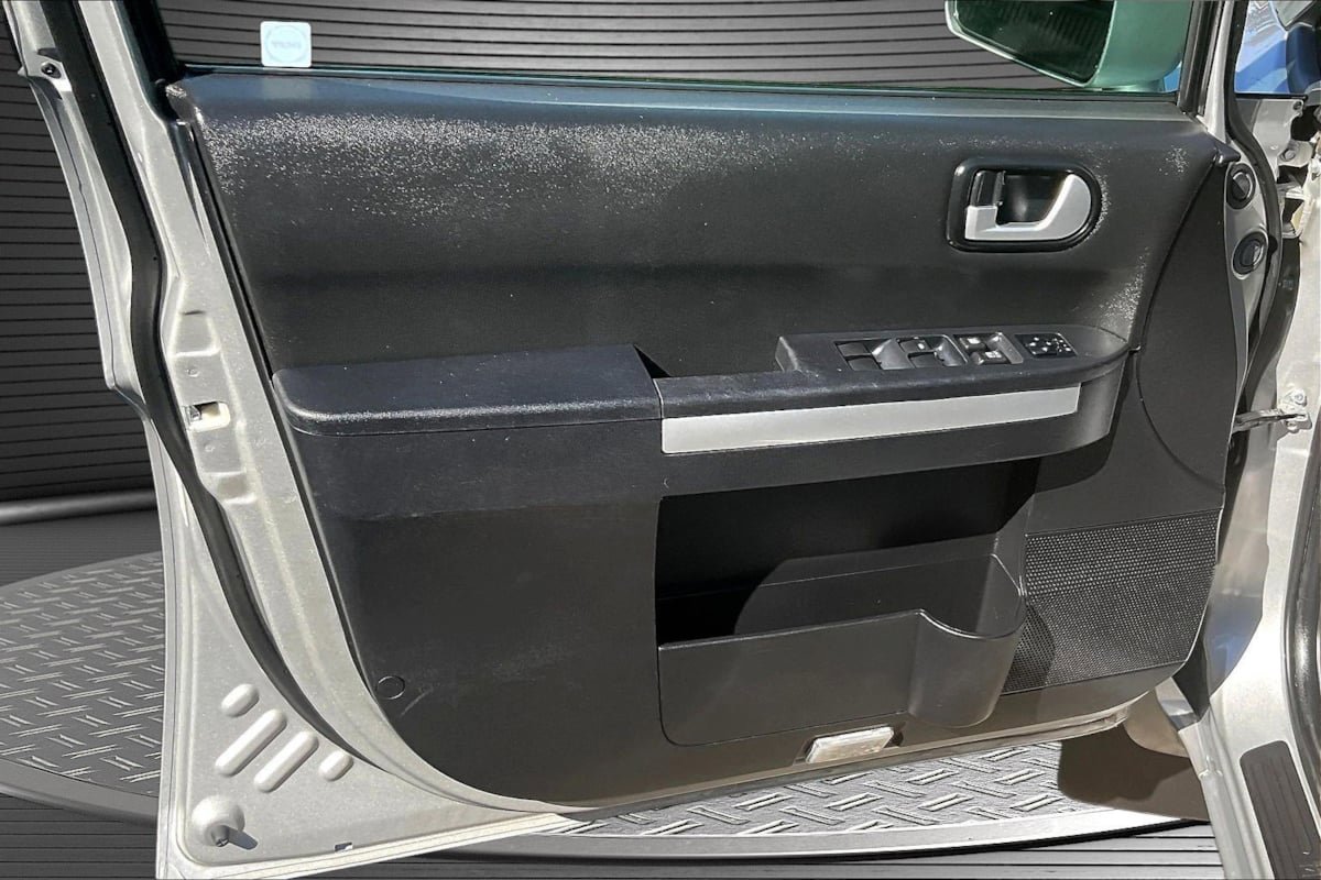 Used 2011 Mitsubishi Endeavor LS AWD/4WD image 19