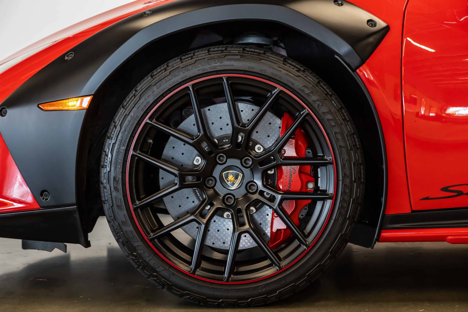 Used 2024 Lamborghini Huracan Sterrato AWD/4WD image 17