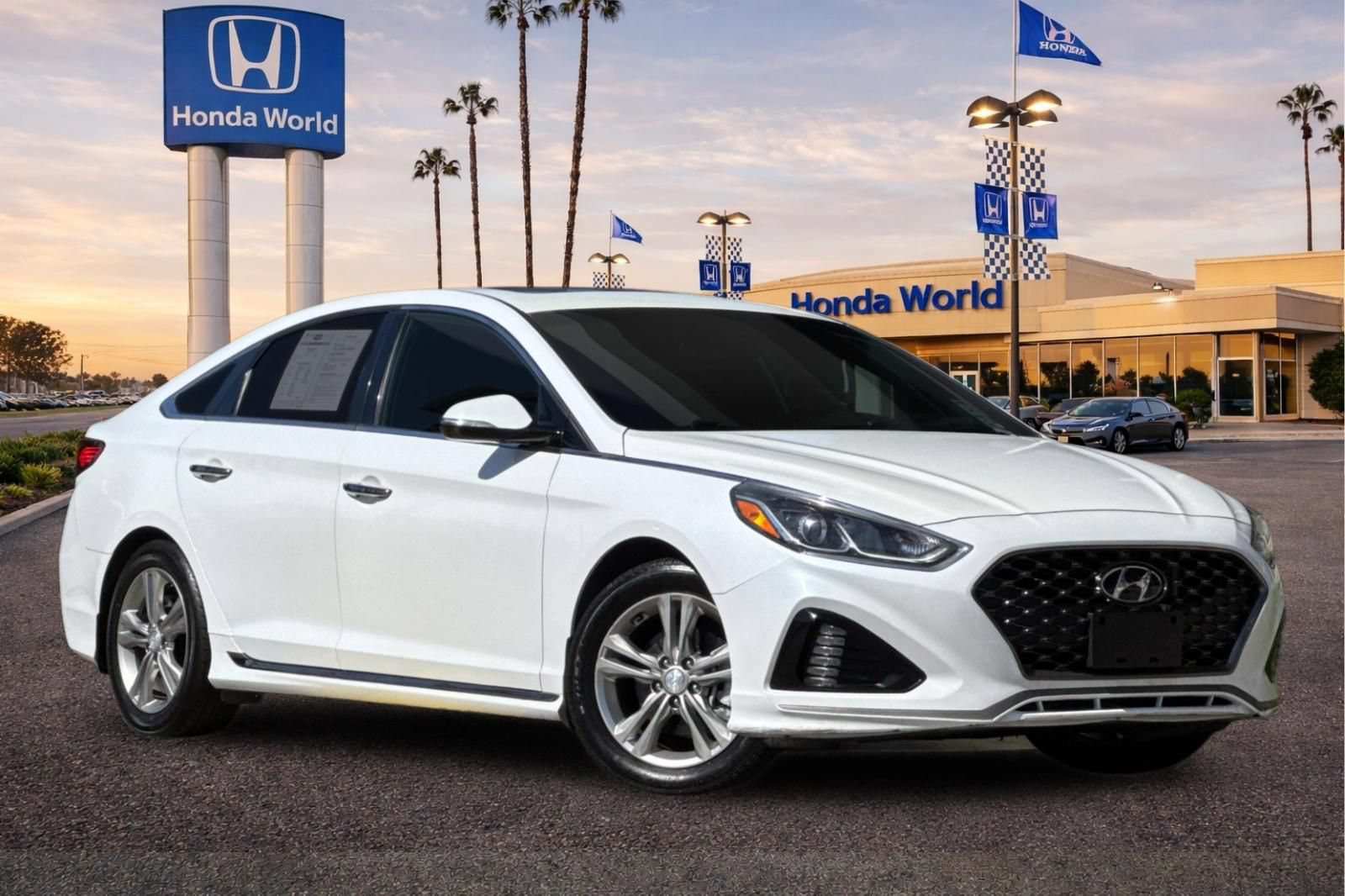 Used 2018 Hyundai Sonata Sport FWD image 2