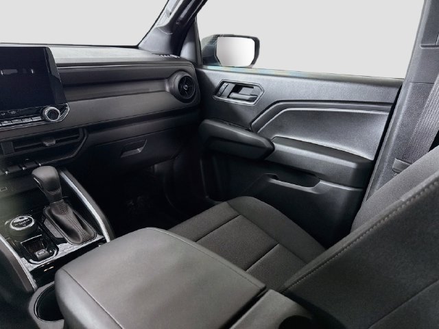 Used 2025 Chevrolet Colorado Trail Boss AWD/4WD image 22