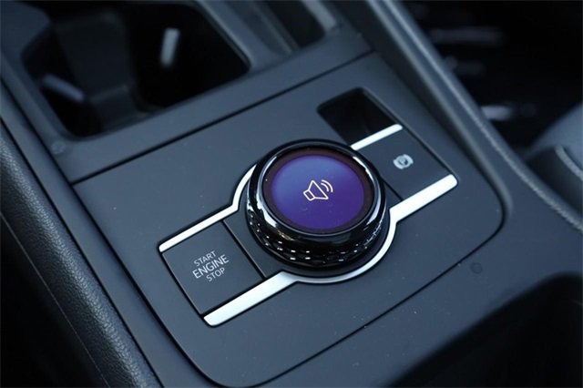 New 2025 Volkswagen Tiguan SE image 17