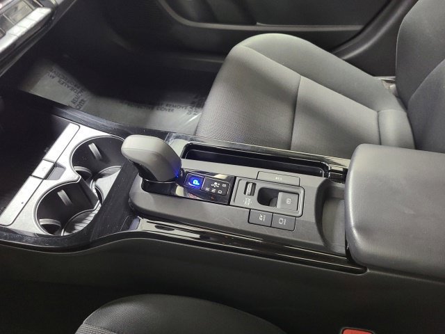Certified 2025 Toyota Prius LE FWD image 27