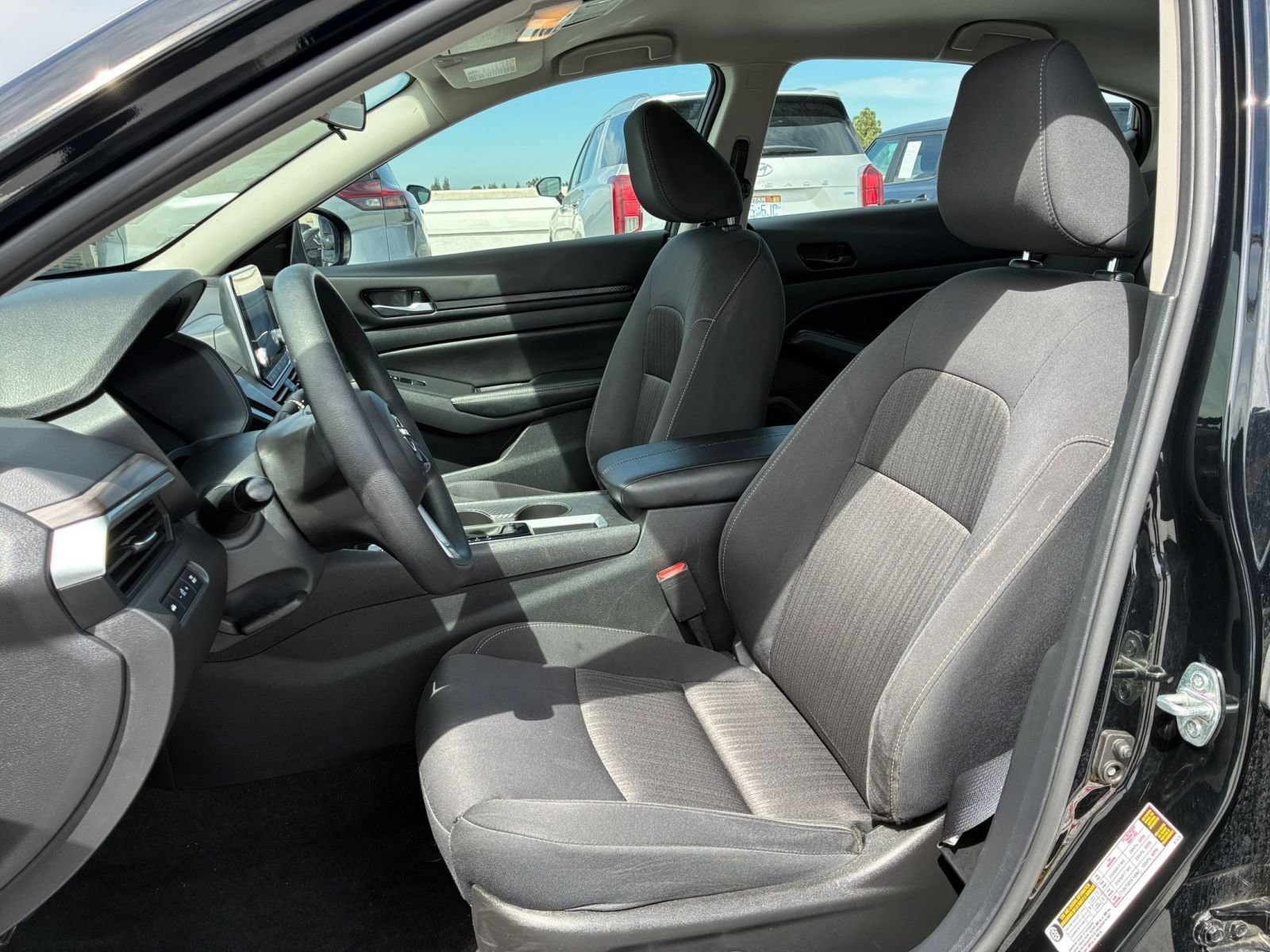 Used 2025 Nissan Altima 2.5 SV FWD image 26