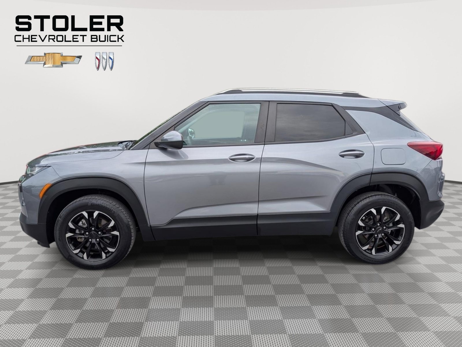 Used 2022 Chevrolet TrailBlazer LT w/ Convenience Package AWD/4WD image 2