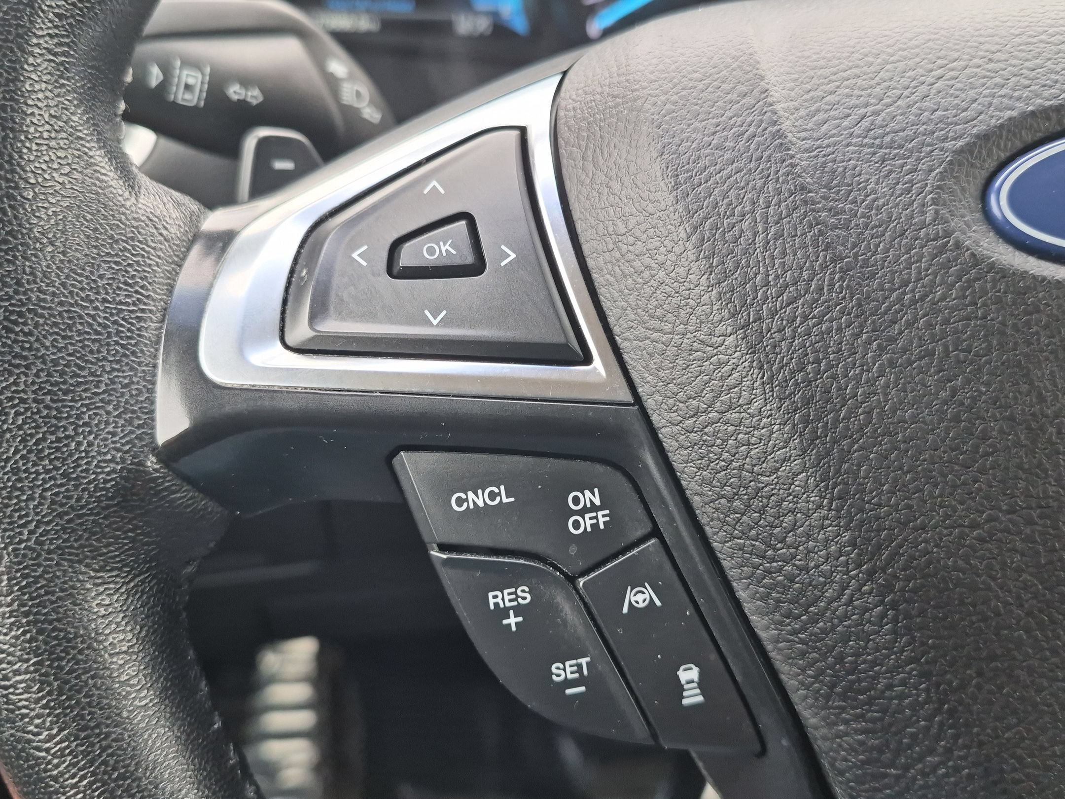 Used 2020 Ford Edge SEL AWD/4WD image 14