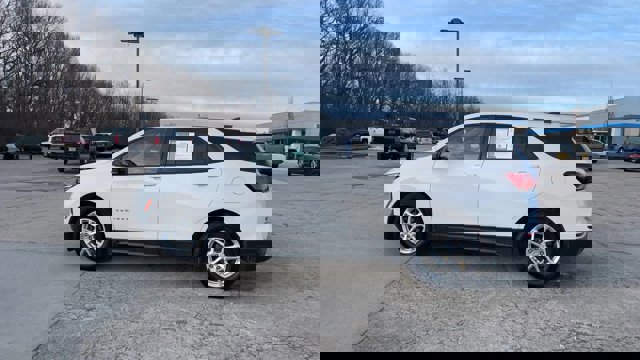 Used 2023 Chevrolet Equinox LS w/ LS Convenience Package image 6