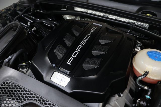 Used 2018 Porsche Macan GTS w/ Premium Package Plus image 35