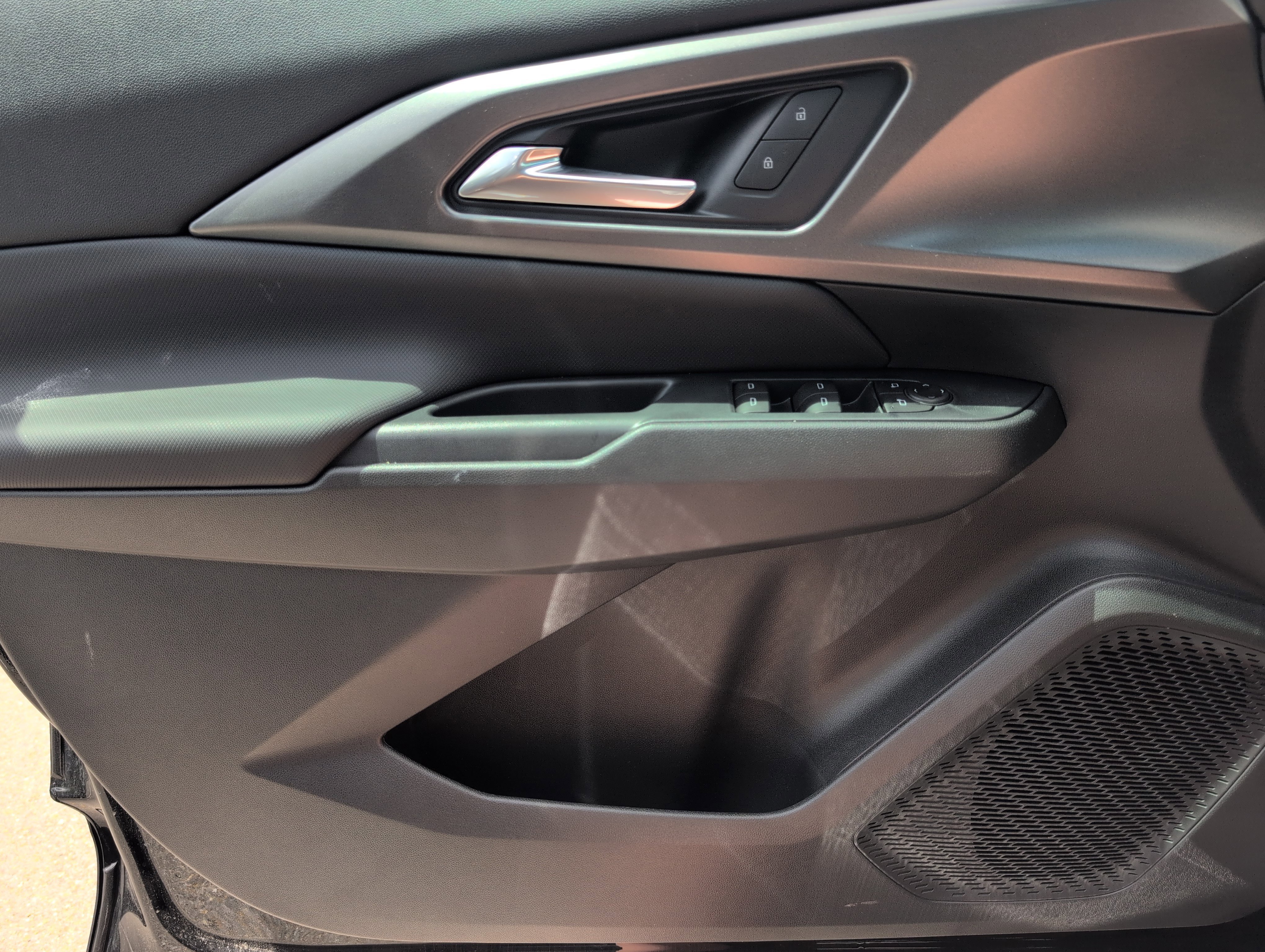 New 2026 Chevrolet Equinox EV LT FWD image 15