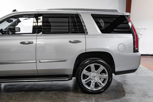 Used 2015 Cadillac Escalade Luxury AWD/4WD image 16
