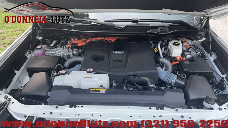 Used 2024 Toyota Sequoia Capstone RWD image 40