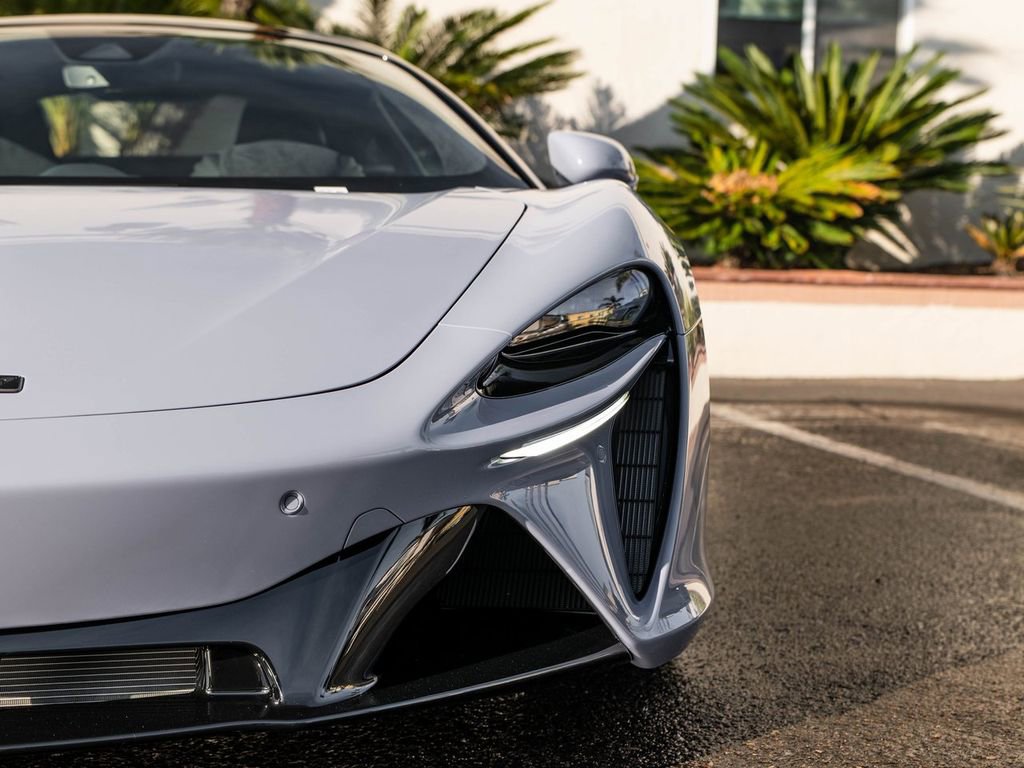 New 2026 McLaren Artura image 6