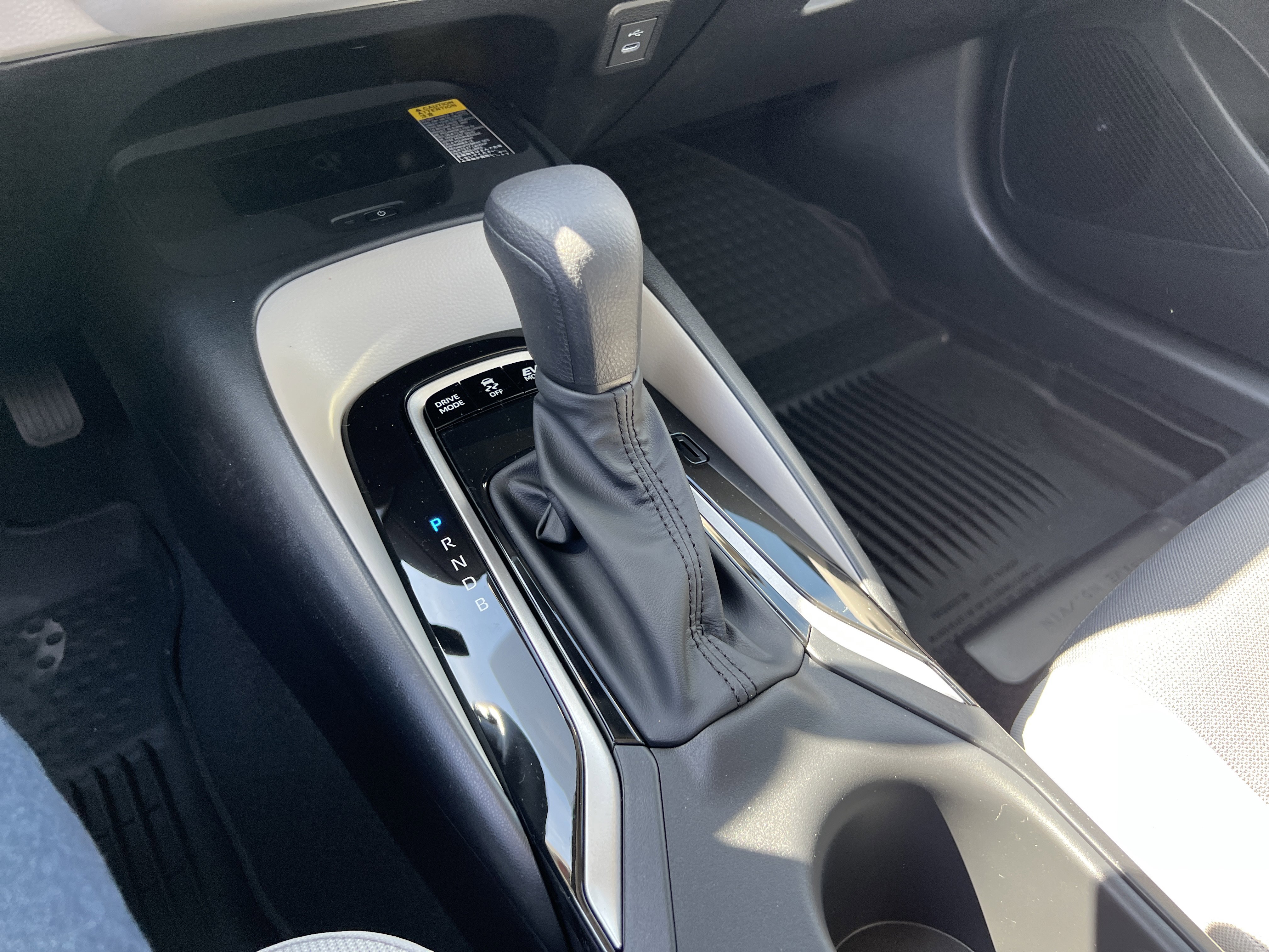 New 2026 Toyota Corolla Hybrid Sedan image 18