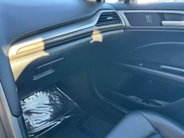 Used 2020 Ford Fusion SEL FWD image 13