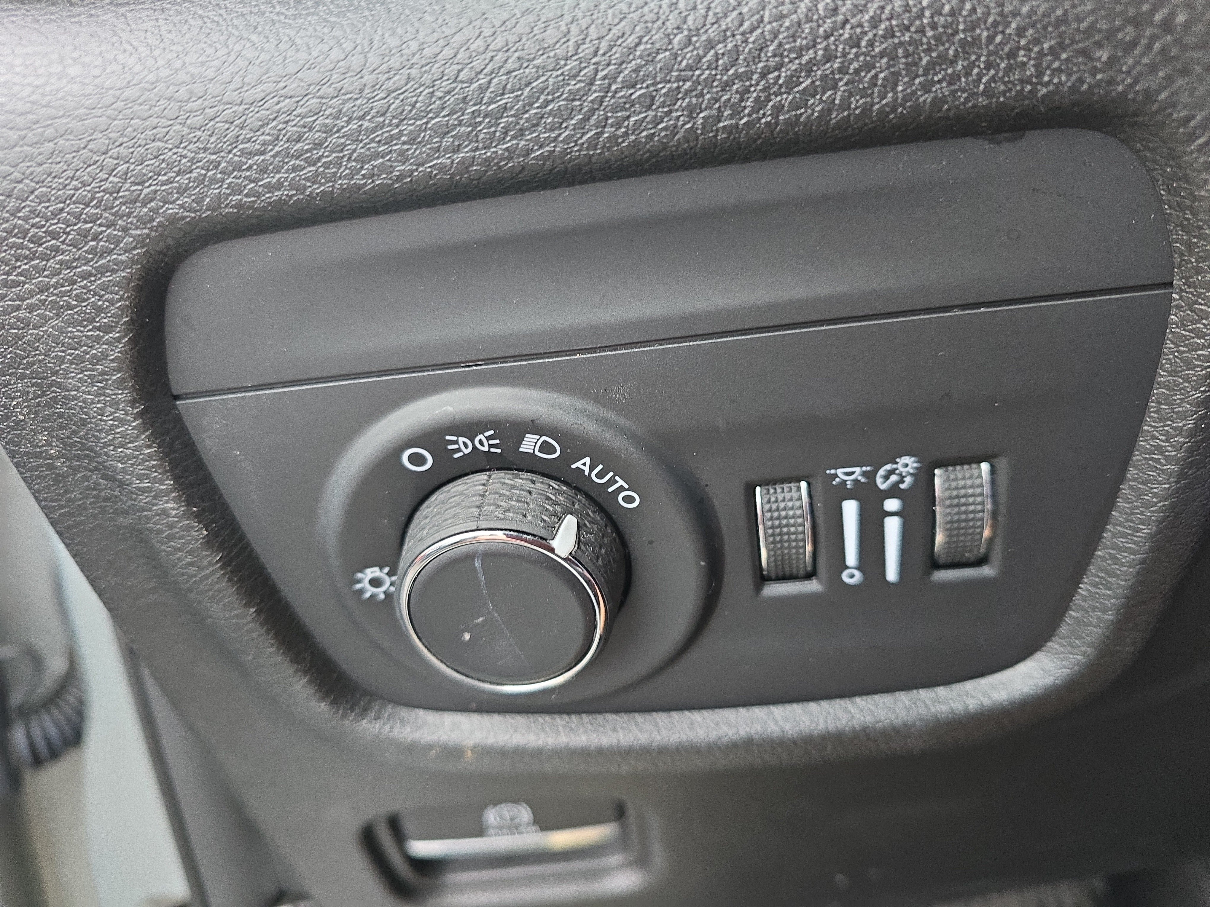 Used 2023 Jeep Grand Cherokee L Altitude AWD/4WD image 20