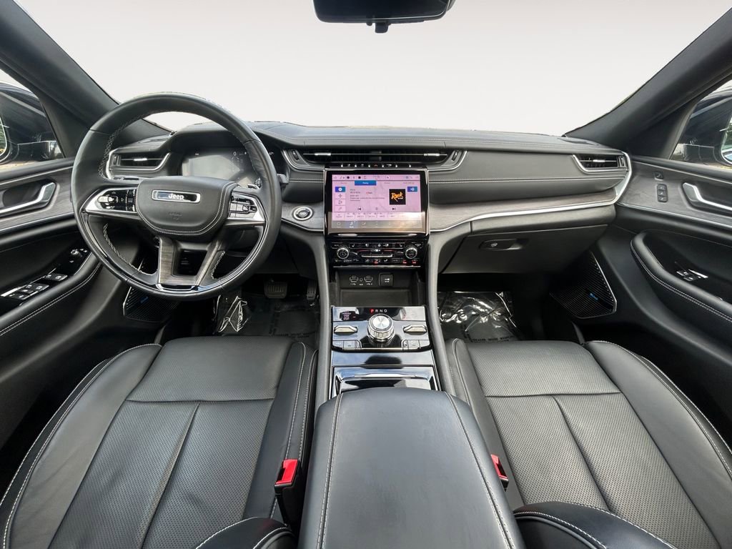 Used 2022 Jeep Grand Cherokee Overland w/ Adv Protech Group III image 13