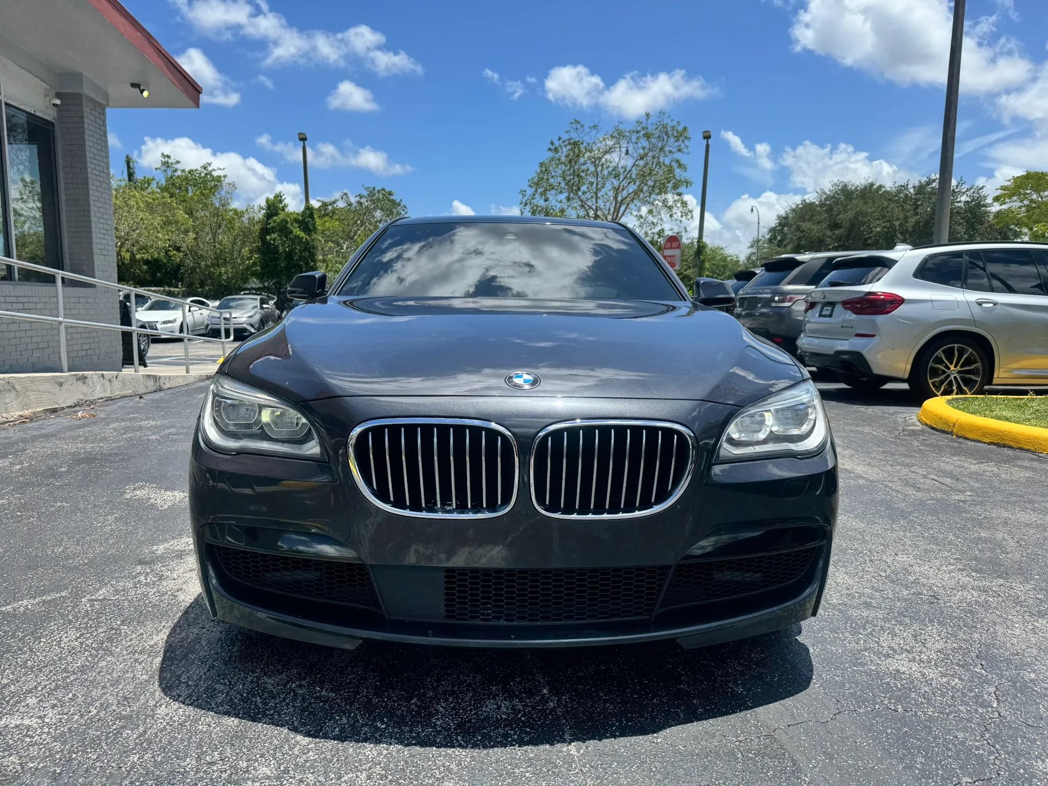 Used 2015 BMW 750i RWD image 4