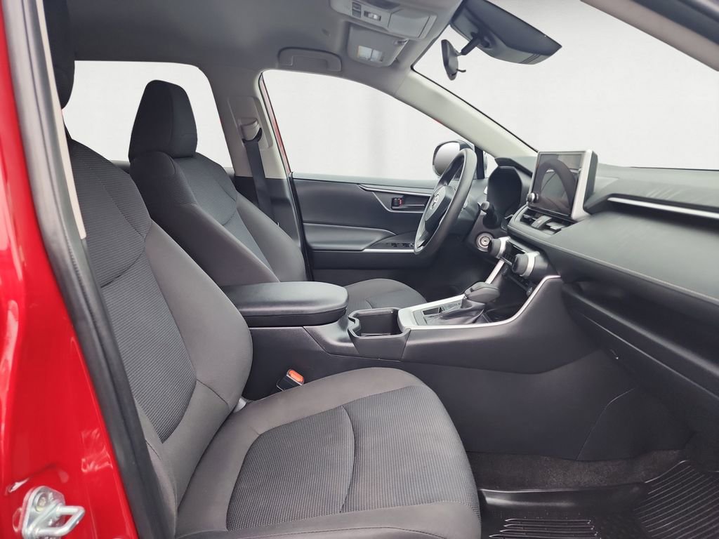 Used 2024 Toyota RAV4 LE image 15