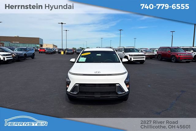 Certified 2025 Hyundai Kona SE AWD/4WD image 2