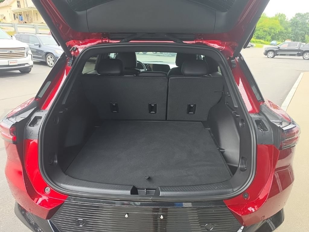 Certified 2025 Chevrolet Equinox EV LT AWD/4WD image 17