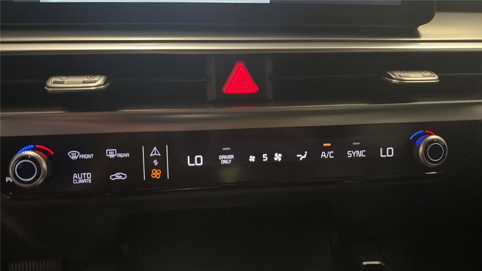 Used 2025 Kia Sorento EX AWD/4WD image 18