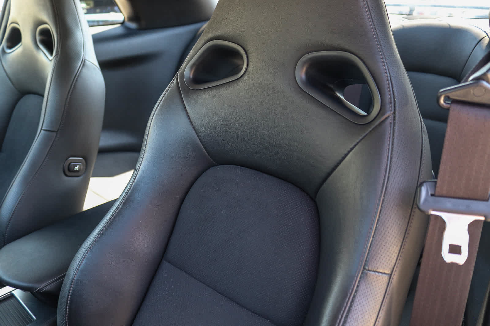 Used 2009 Nissan GT-R Premium AWD/4WD image 24