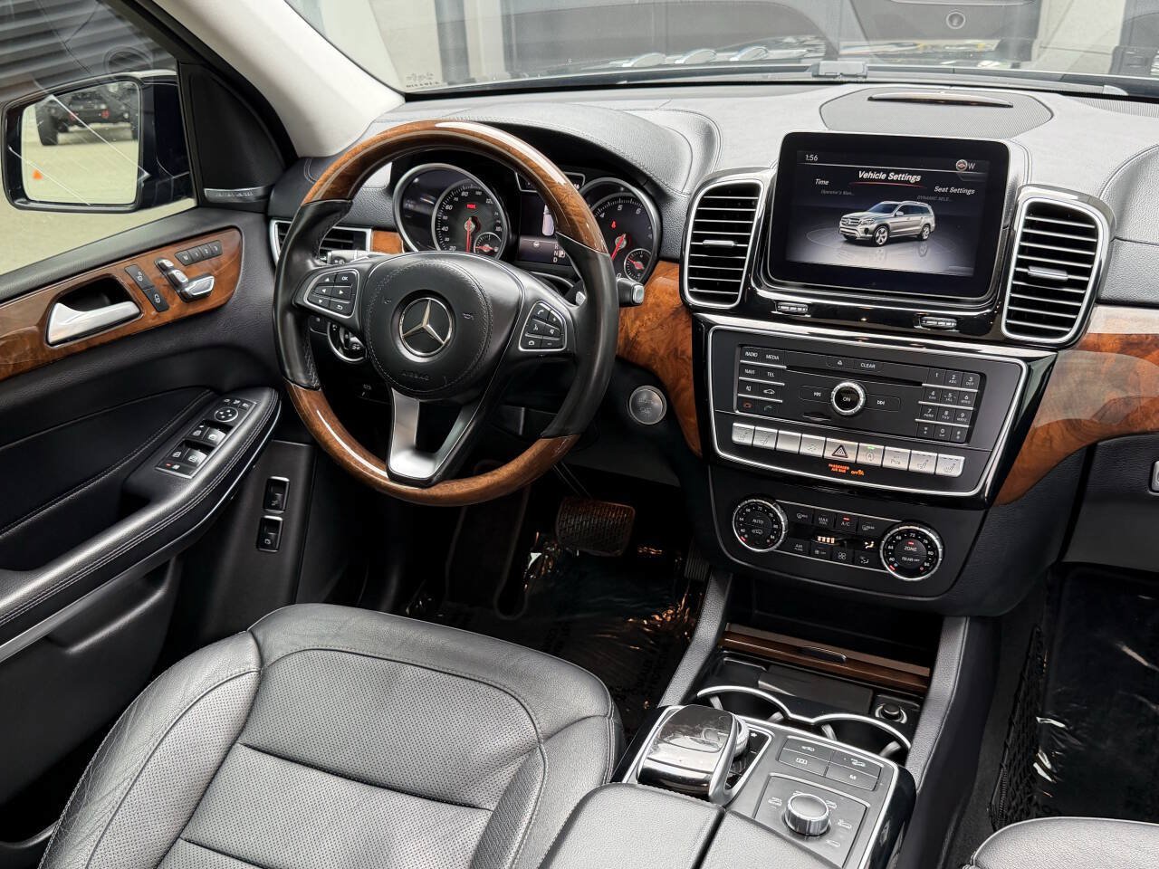 Used 2017 Mercedes-Benz GLS 550 4MATIC image 26