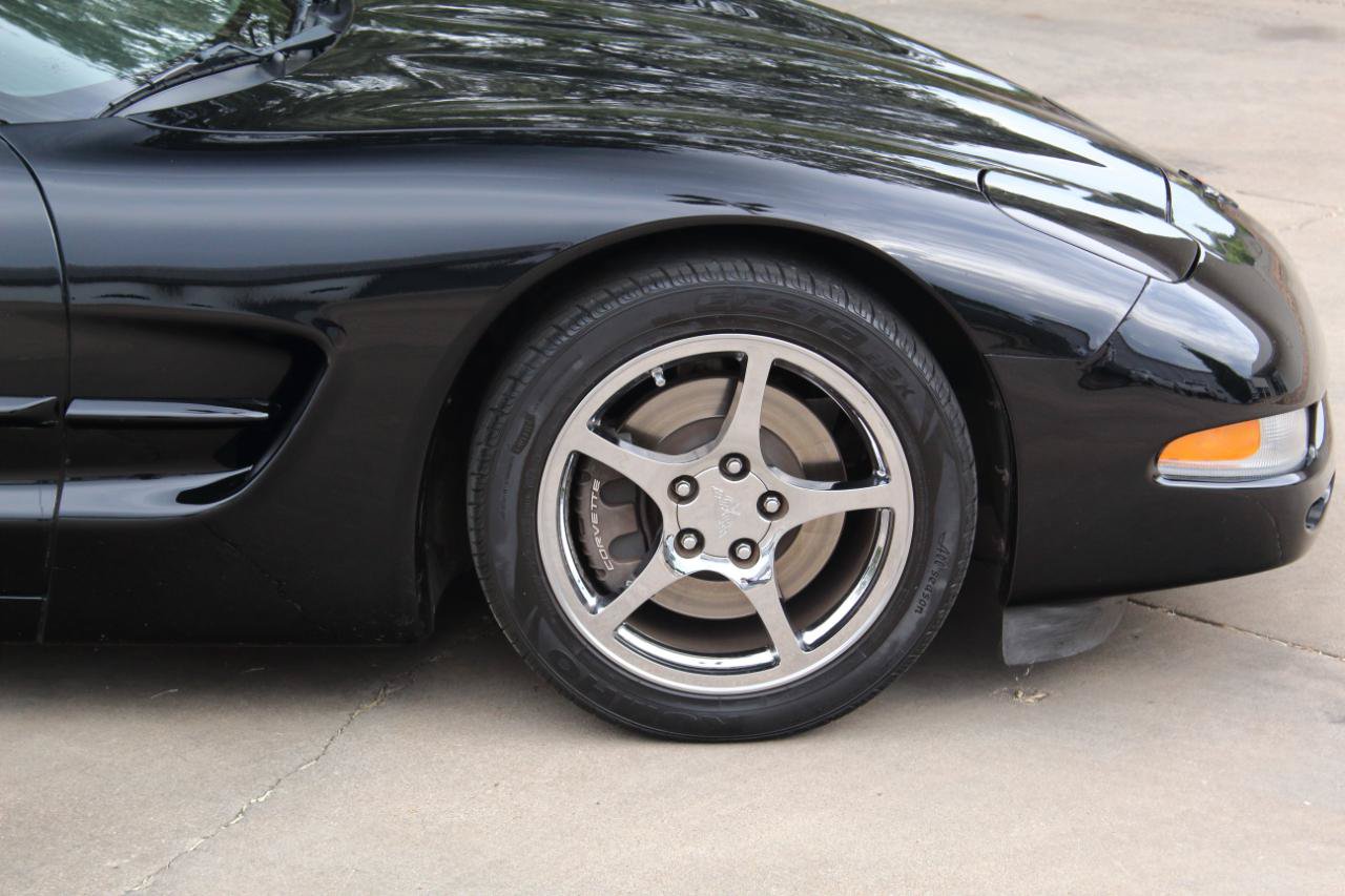 Used 2002 Chevrolet Corvette Convertible w/ Preferred Equipment Group2 RWD image 6