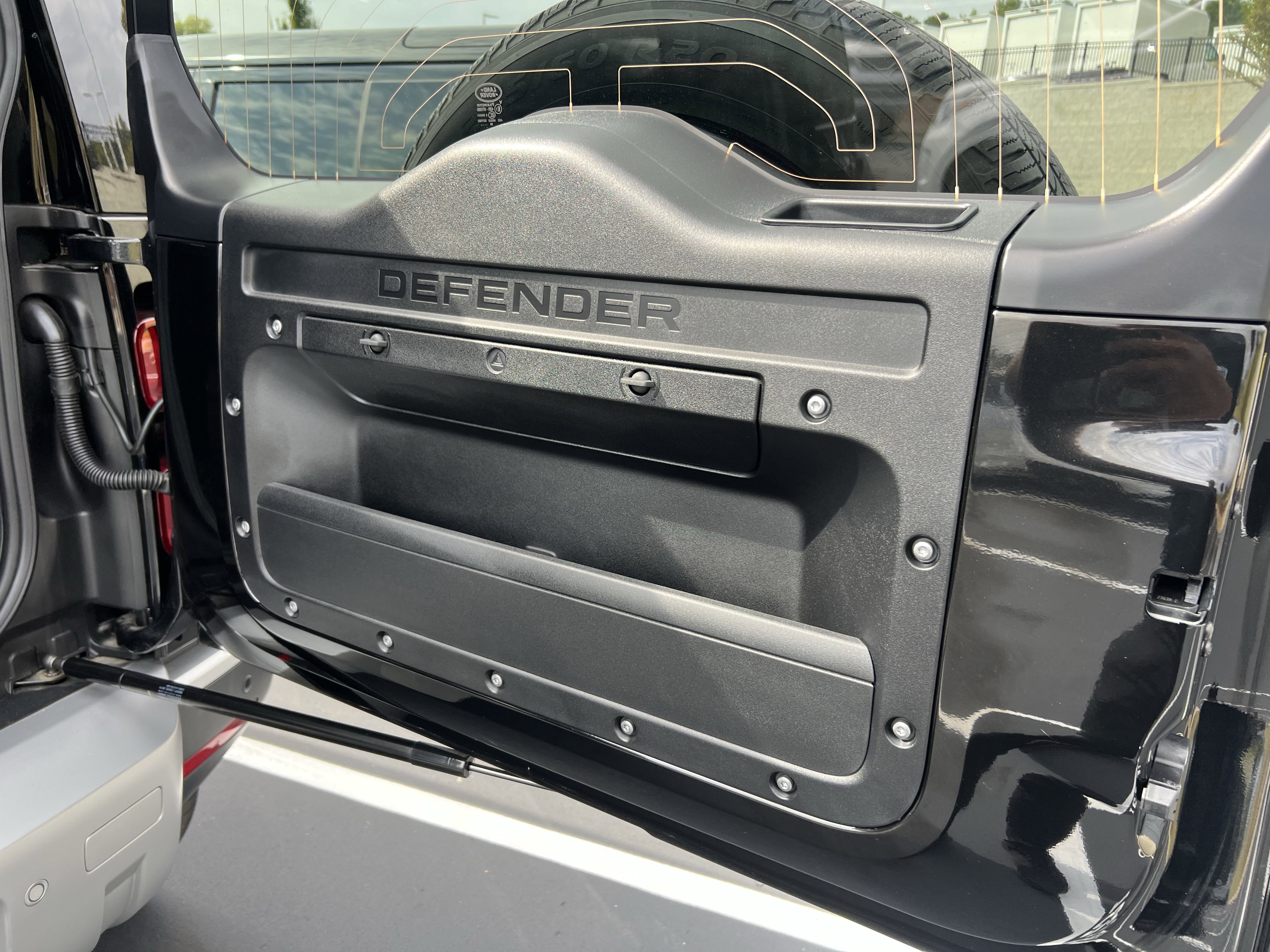 Used 2024 Land Rover Defender 110 S image 38