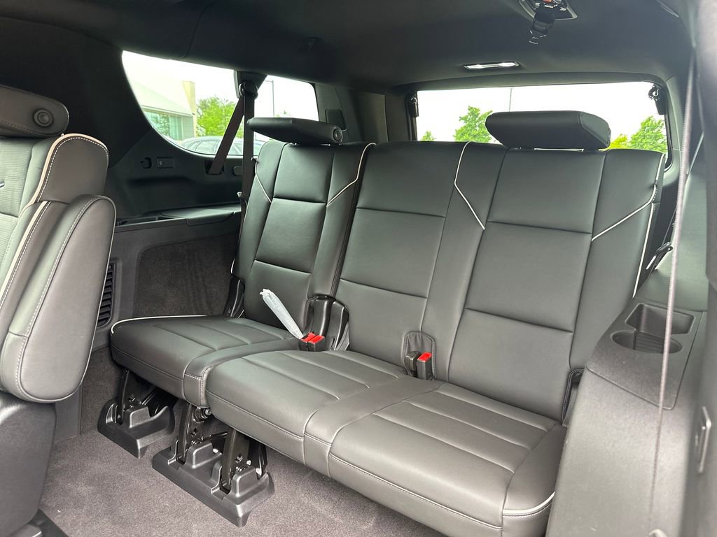 New 2026 Cadillac Escalade ESV Luxury AWD/4WD image 40