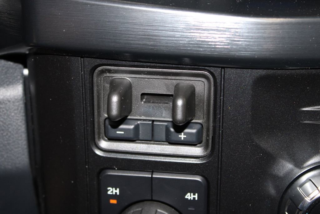 New 2026 Ford F250 Lariat w/ Black Appearance Package image 46