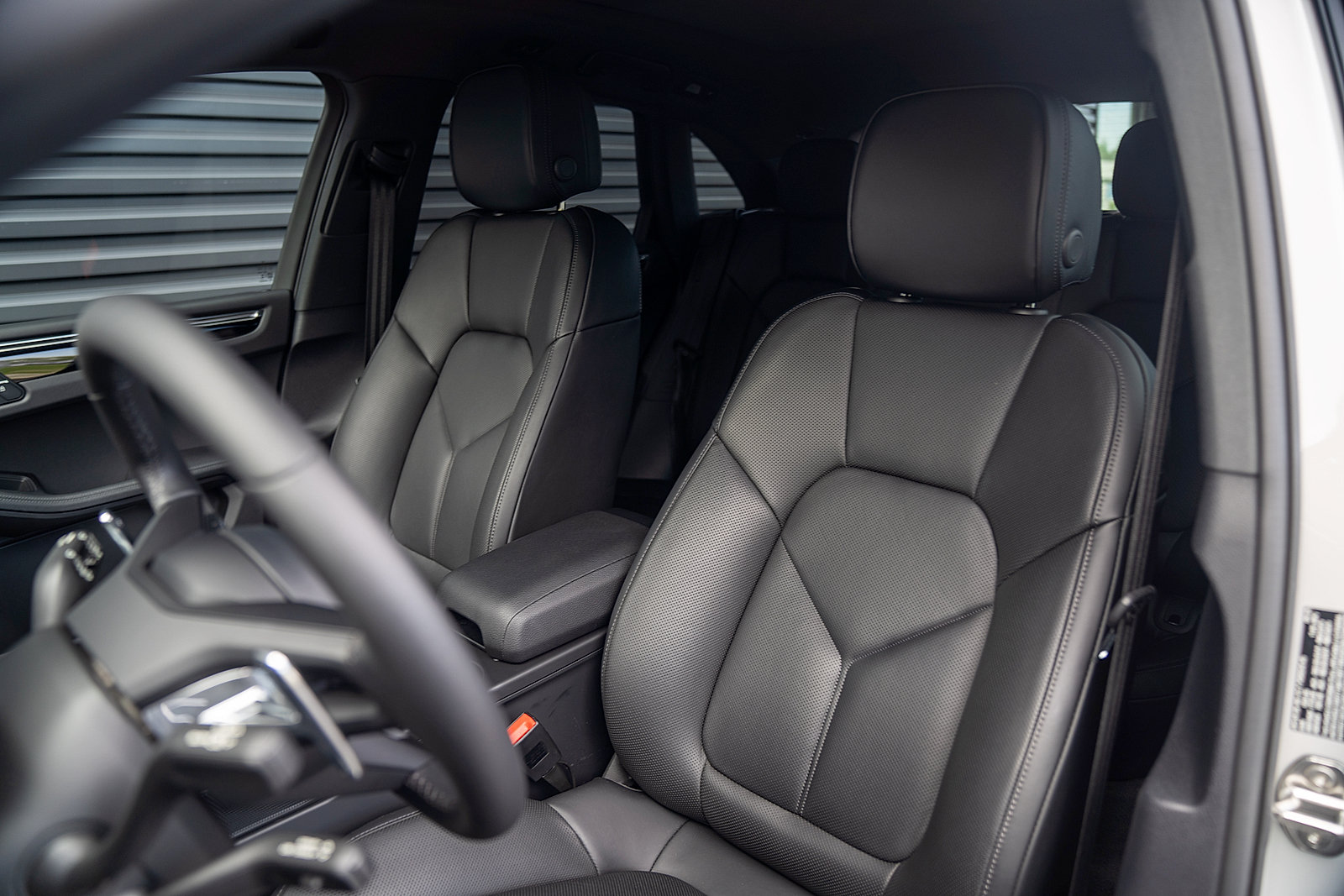 Certified 2026 Porsche Macan S AWD/4WD image 5